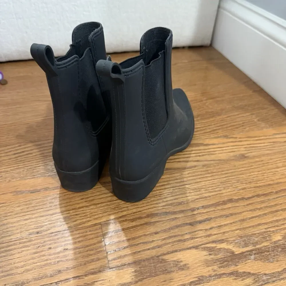 Steve Madden 7.5 Chelsea Rubber Rain Ankle Boots Chunky Block Lug Sole Pull-On